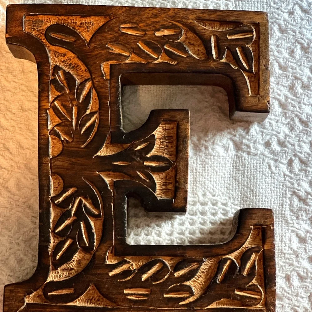 Solid Wood Decorative letter "E" - Picture 1 of 4